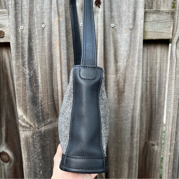 Vintage Coach Bleecker Shoulder Bag 6128 in Black Tweed - Picture 6 of 13